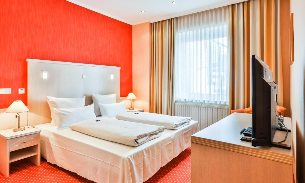 Hotel Stadt Каппельн Экстерьер фото
